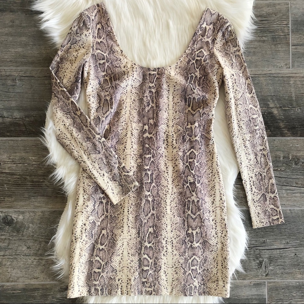 JAYGODFREY * Cream Snake Print Long Sleeve Dress